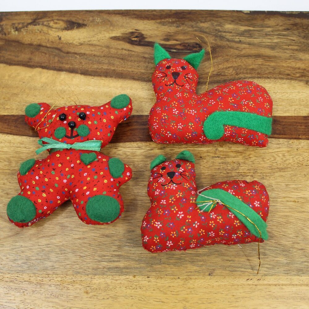 Vintage 1983 Giftco Calico Fabric and Felt Mini Teddy Bear & (2) Kitty Ornaments